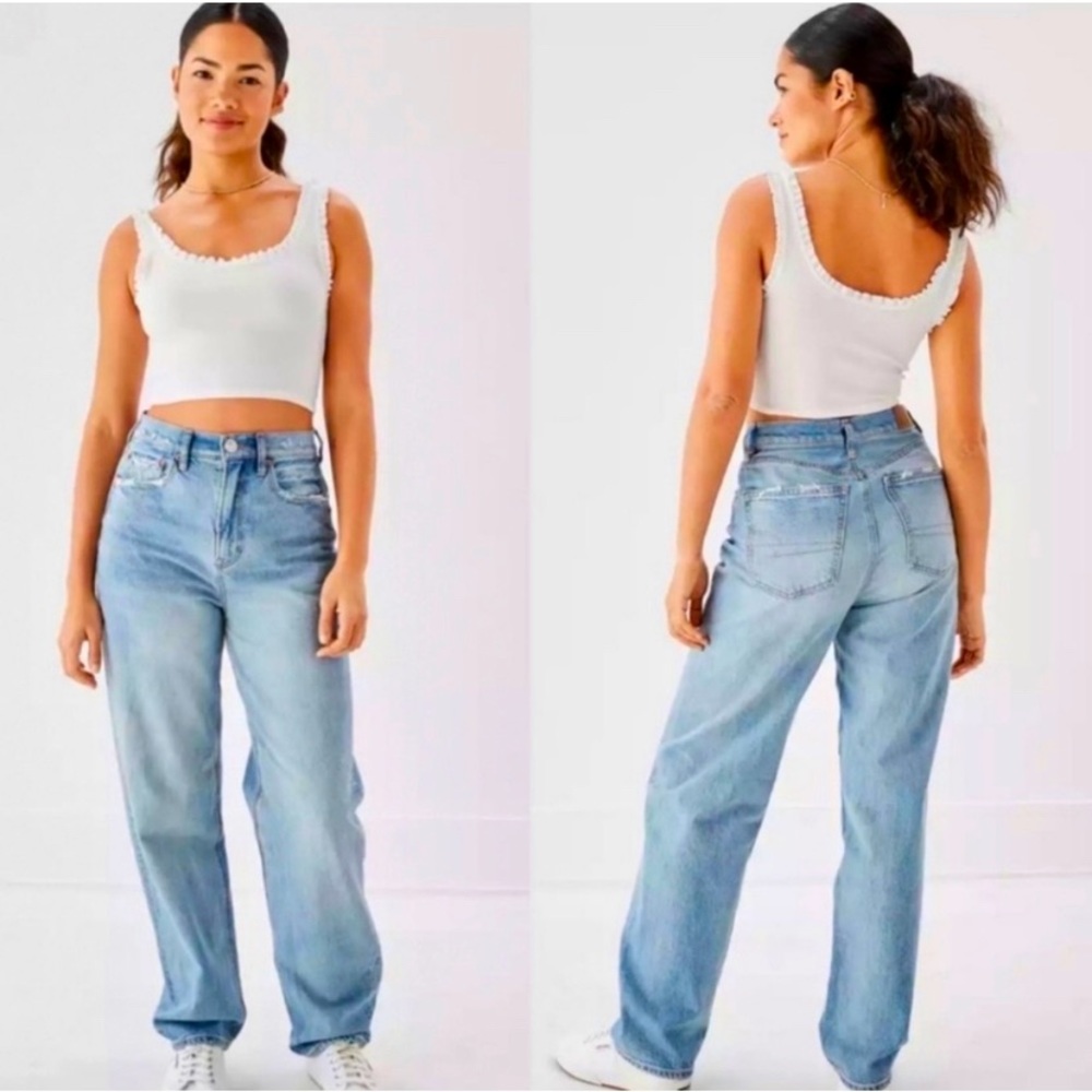 NWOT American Eagle Baggy Light Jeans Size 4!